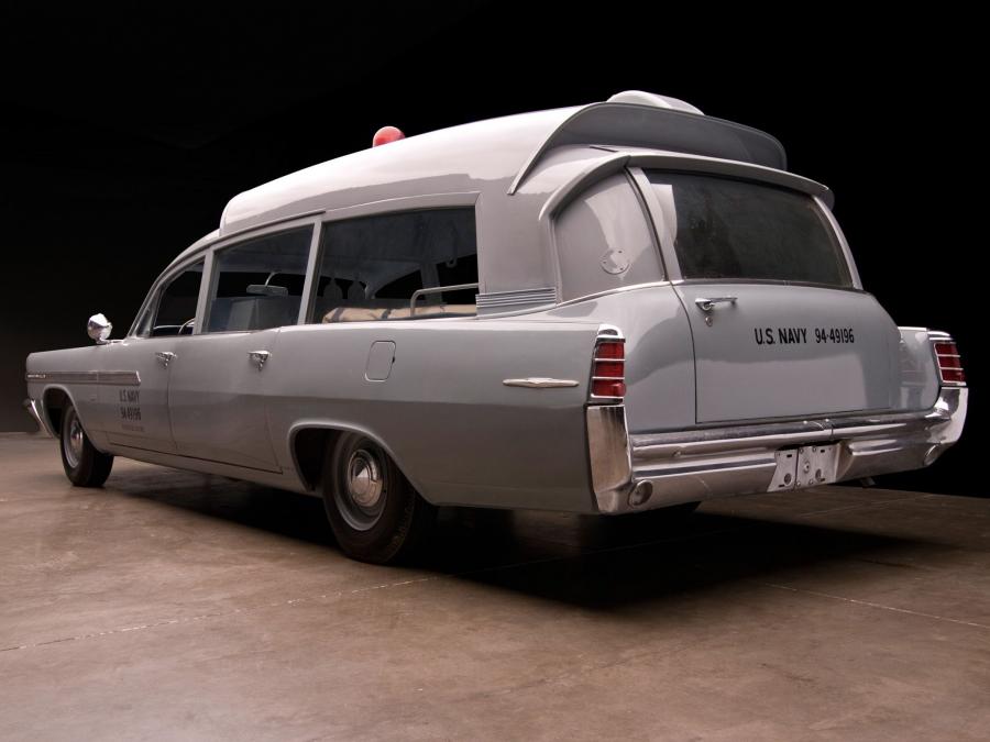  Pontiac Bonneville Military Ambulance by Superior 1963 года  (фото 2 из 3)